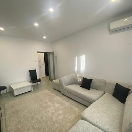 Kiri Apartment *