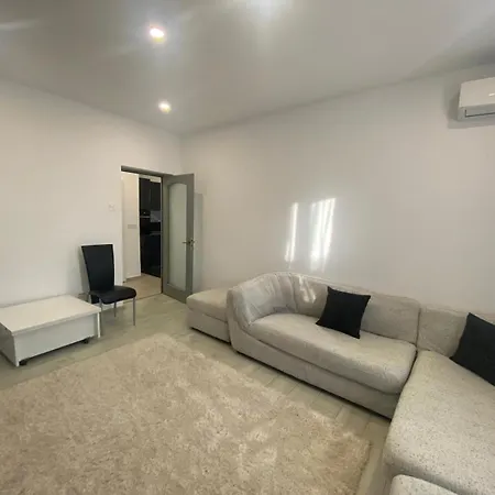 Kiri Apartment